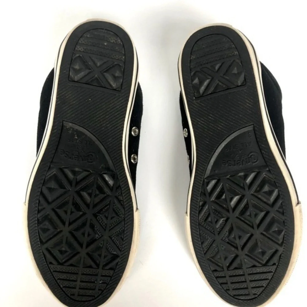 Converse sneakers kids size 3